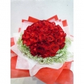 V 99 roses with baby breath