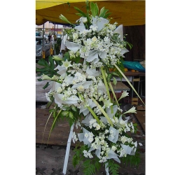 QF0473-White Pom Pom White Lilies Wreath