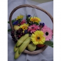 QF1147-Mixed Daisies Gerberas Fruits Basket